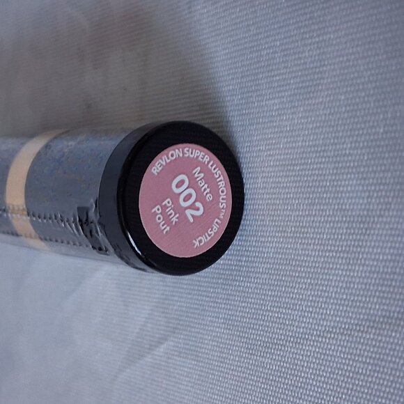 Revlon Super Lustrous Matte 002 Pink Pout Lipstick NEW SEALED - Picture 4 of 5